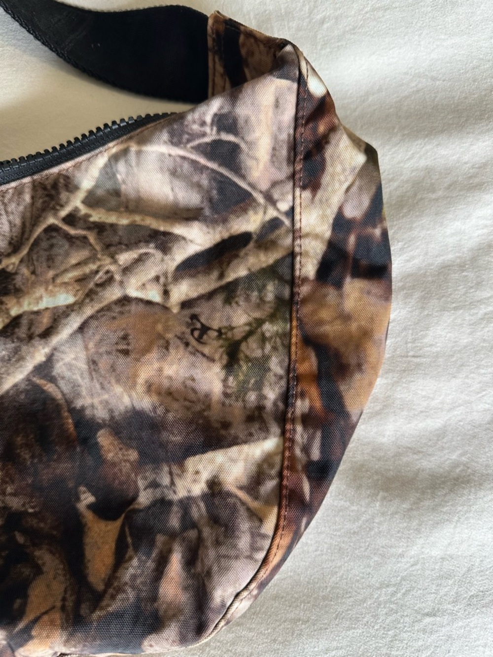 BAGGU Photo Forest Medium Crescent Bag - Picture 4 of 9
